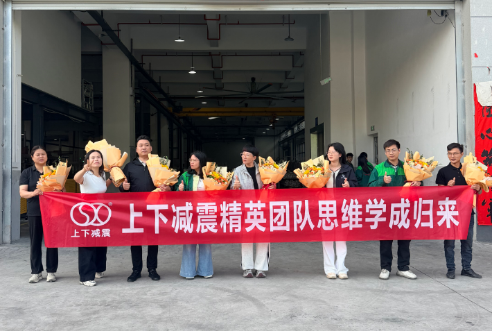 Tým SXJZ dokončuje školení zákaznických služeb